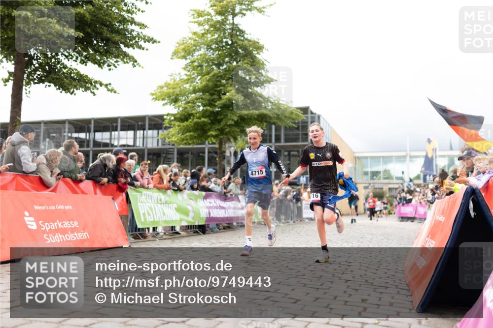 12.06.2026 - Holstenköstenlauf Michael Strokosch http://msf.ph/oto/9749443 12.06.2026 17:57:21 Laufen 4715, 16 meine-sportfotos.de