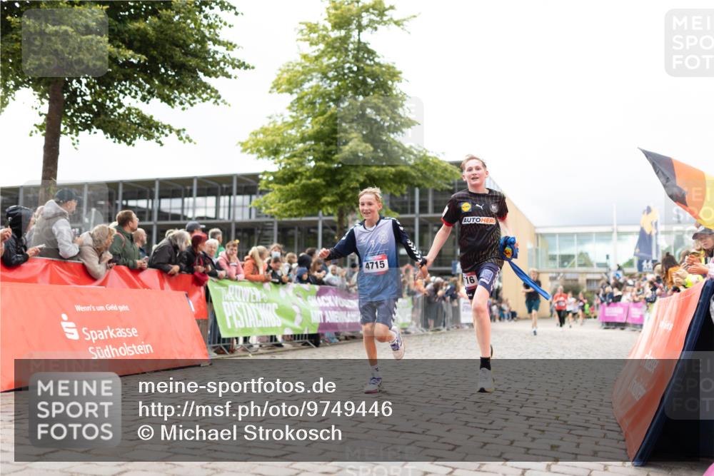 12.06.2026 - Holstenköstenlauf Michael Strokosch http://msf.ph/oto/9749446 12.06.2026 17:57:21 Laufen 4715, 16 meine-sportfotos.de