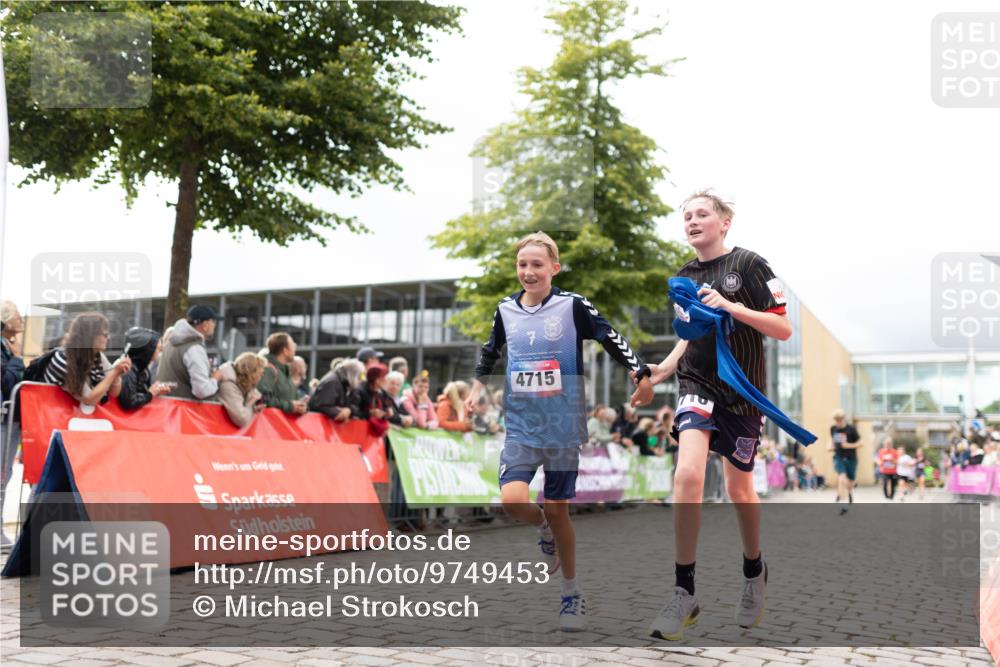 12.06.2026 - Holstenköstenlauf Michael Strokosch http://msf.ph/oto/9749453 12.06.2026 17:57:21 Laufen 4715 meine-sportfotos.de
