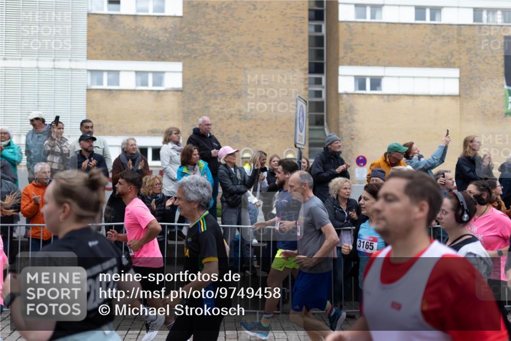 12.06.2026 - Holstenköstenlauf Michael Strokosch http://msf.ph/oto/9749458 12.06.2026 19:01:29 Laufen 202, 3165 meine-sportfotos.de