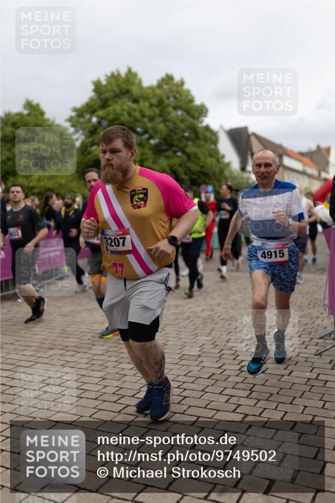 12.06.2026 - Holstenköstenlauf Michael Strokosch http://msf.ph/oto/9749502 12.06.2026 19:02:19 Laufen 3207, 4915 meine-sportfotos.de
