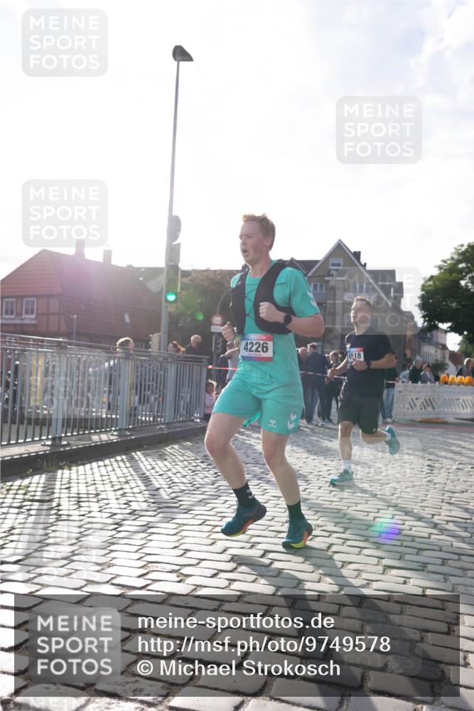 12.06.2026 - Holstenköstenlauf Michael Strokosch http://msf.ph/oto/9749578 12.06.2026 19:50:28 Laufen 4226, 4518 meine-sportfotos.de