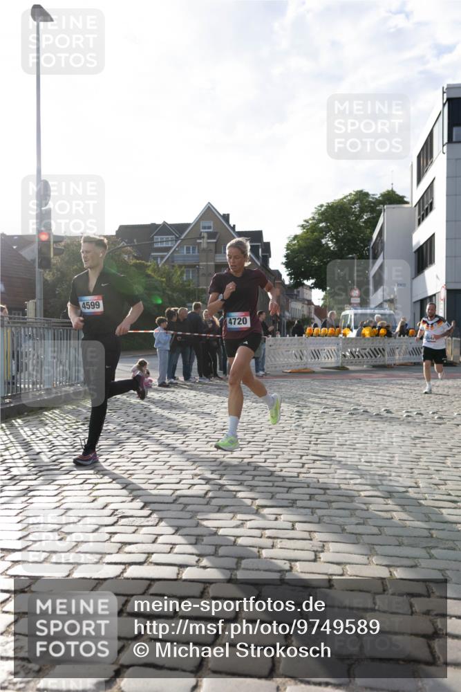 12.06.2026 - Holstenköstenlauf Michael Strokosch http://msf.ph/oto/9749589 12.06.2026 19:50:38 Laufen 4599, 4720 meine-sportfotos.de