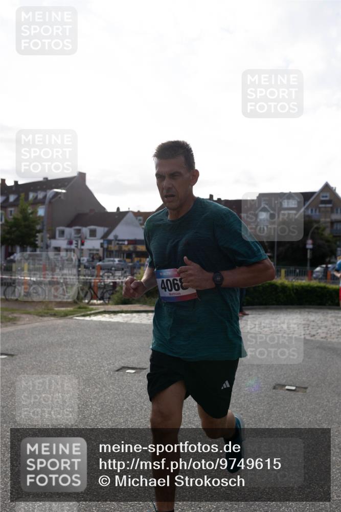 12.06.2026 - Holstenköstenlauf Michael Strokosch http://msf.ph/oto/9749615 12.06.2026 19:51:03 Laufen 4068 meine-sportfotos.de