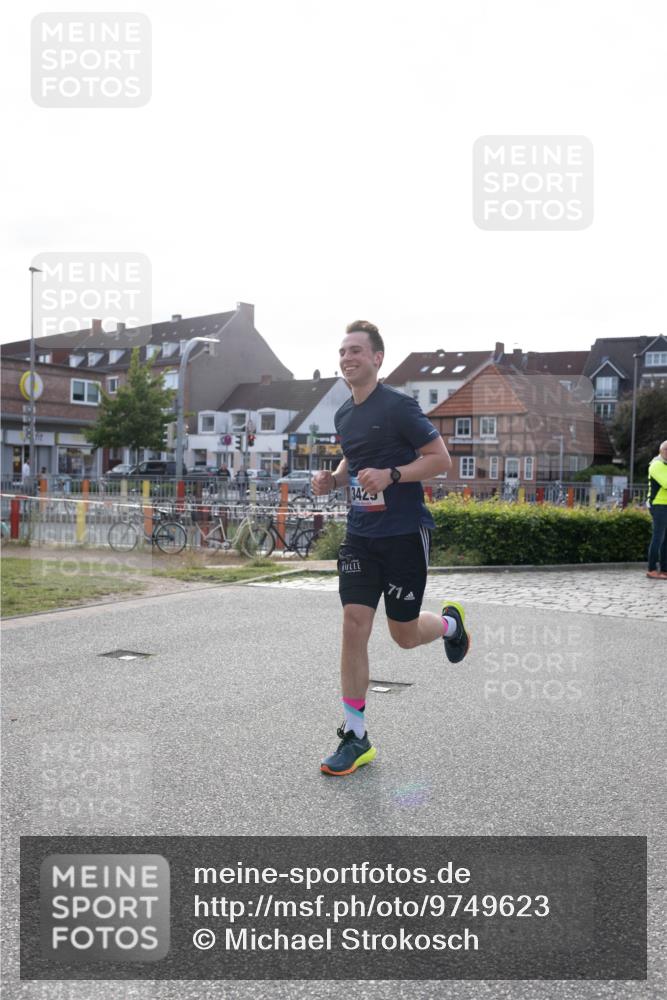 12.06.2026 - Holstenköstenlauf Michael Strokosch http://msf.ph/oto/9749623 12.06.2026 19:51:14 Laufen 3425, 71 meine-sportfotos.de