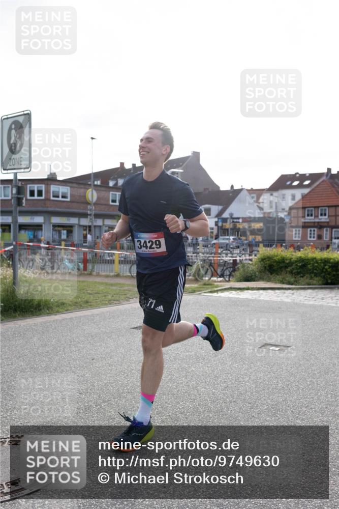 12.06.2026 - Holstenköstenlauf Michael Strokosch http://msf.ph/oto/9749630 12.06.2026 19:51:14 Laufen 3429 meine-sportfotos.de