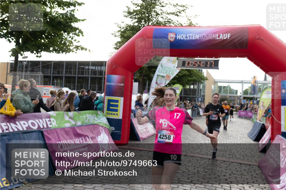 12.06.2026 - Holstenköstenlauf Michael Strokosch http://msf.ph/oto/9749663 12.06.2026 19:54:33 Laufen 17, 4258, 10, 4840 meine-sportfotos.de