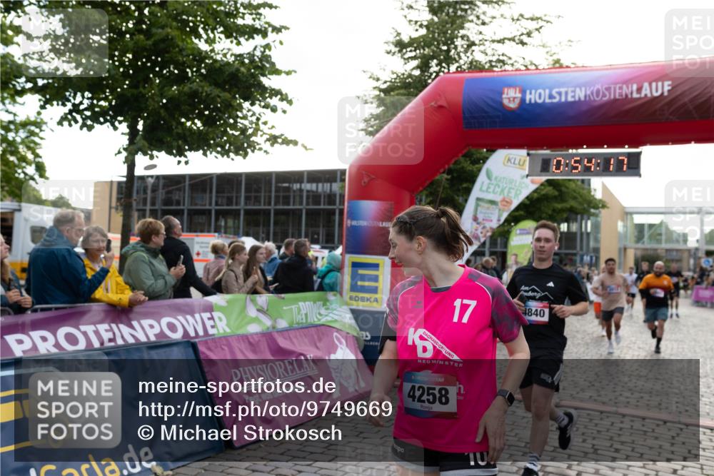 12.06.2026 - Holstenköstenlauf Michael Strokosch http://msf.ph/oto/9749669 12.06.2026 19:54:34 Laufen 10, 54, 17, 17, 4258, 0, 4840 meine-sportfotos.de