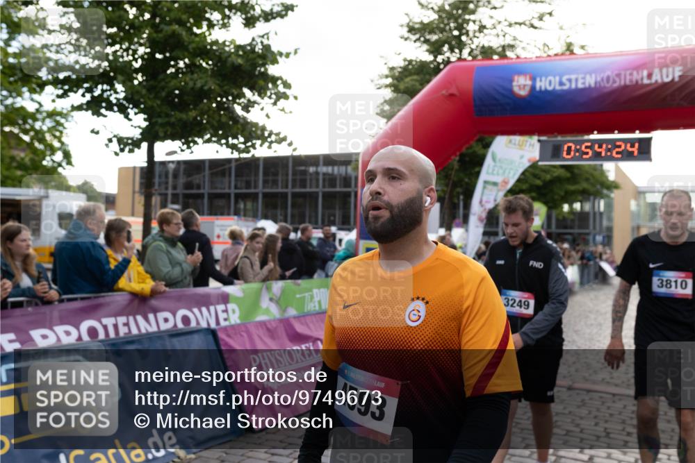 12.06.2026 - Holstenköstenlauf Michael Strokosch http://msf.ph/oto/9749673 12.06.2026 19:54:41 Laufen 4593, 0, 54, 24, 3249, 3810 meine-sportfotos.de