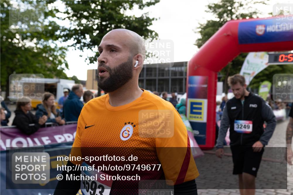 12.06.2026 - Holstenköstenlauf Michael Strokosch http://msf.ph/oto/9749677 12.06.2026 19:54:41 Laufen 36, 4592, 3249, 0, 5 meine-sportfotos.de