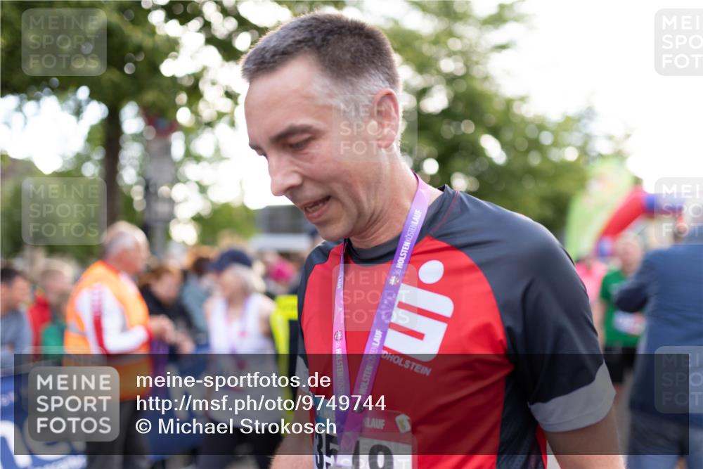 12.06.2026 - Holstenköstenlauf Michael Strokosch http://msf.ph/oto/9749744 12.06.2026 19:56:12 Laufen 36, 36, 36 meine-sportfotos.de