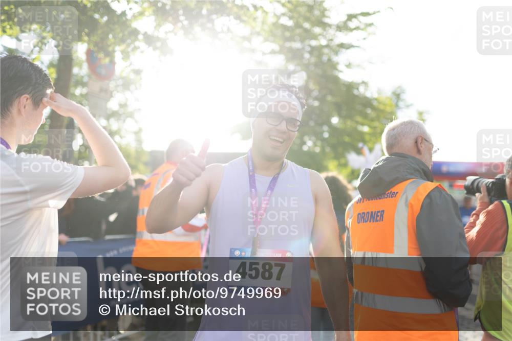 12.06.2026 - Holstenköstenlauf Michael Strokosch http://msf.ph/oto/9749969 12.06.2026 20:00:10 Laufen 361, 4587 meine-sportfotos.de