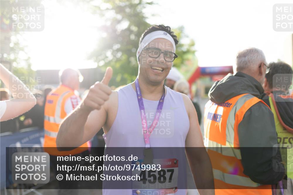 12.06.2026 - Holstenköstenlauf Michael Strokosch http://msf.ph/oto/9749983 12.06.2026 20:00:12 Laufen 36, 4587 meine-sportfotos.de