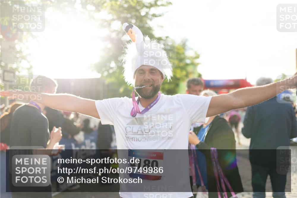 12.06.2026 - Holstenköstenlauf Michael Strokosch http://msf.ph/oto/9749986 12.06.2026 20:00:22 Laufen 36, 36, 4180 meine-sportfotos.de