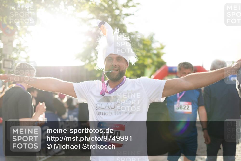 12.06.2026 - Holstenköstenlauf Michael Strokosch http://msf.ph/oto/9749991 12.06.2026 20:00:23 Laufen 36, 5822, 36, 4180 meine-sportfotos.de