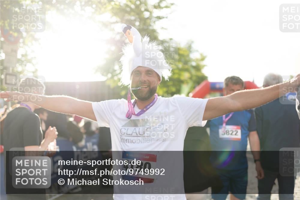 12.06.2026 - Holstenköstenlauf Michael Strokosch http://msf.ph/oto/9749992 12.06.2026 20:00:23 Laufen 36, 5822, 36, 4180 meine-sportfotos.de