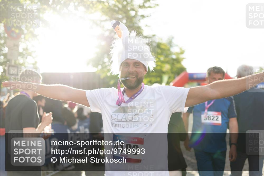 12.06.2026 - Holstenköstenlauf Michael Strokosch http://msf.ph/oto/9749993 12.06.2026 20:00:23 Laufen 36, 5822, 36, 4180 meine-sportfotos.de
