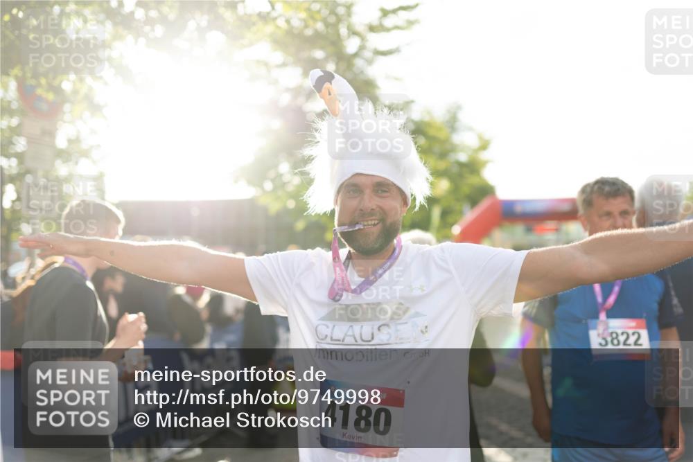 12.06.2026 - Holstenköstenlauf Michael Strokosch http://msf.ph/oto/9749998 12.06.2026 20:00:24 Laufen 36, 36, 4180, 5822 meine-sportfotos.de