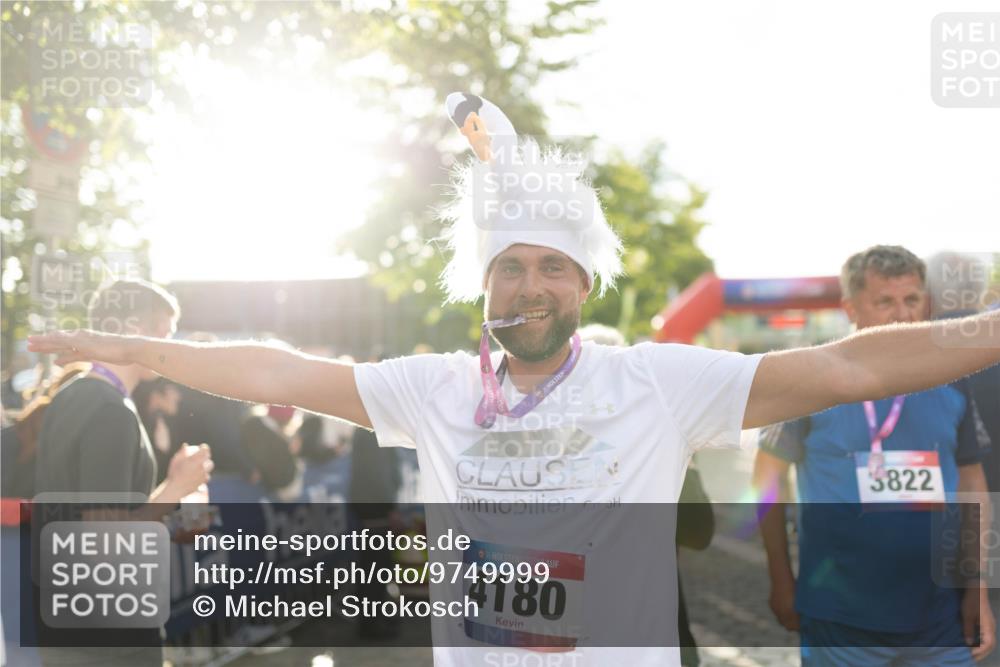 12.06.2026 - Holstenköstenlauf Michael Strokosch http://msf.ph/oto/9749999 12.06.2026 20:00:24 Laufen 36, 4180, 36, 3822 meine-sportfotos.de