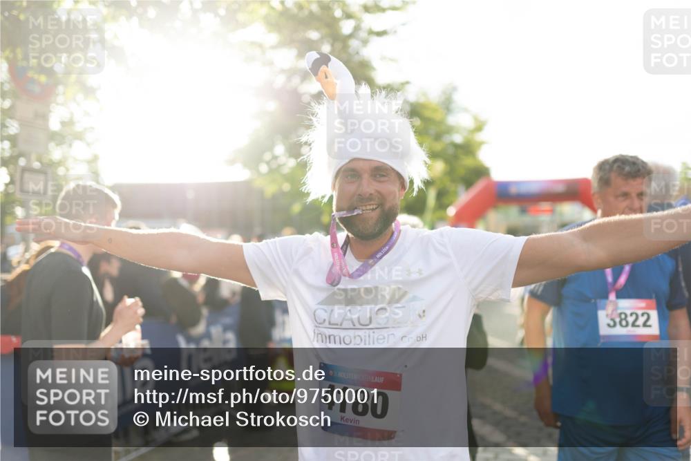 12.06.2026 - Holstenköstenlauf Michael Strokosch http://msf.ph/oto/9750001 12.06.2026 20:00:24 Laufen 36, 4180, 36, 3822 meine-sportfotos.de