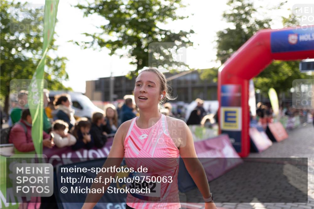 12.06.2026 - Holstenköstenlauf Michael Strokosch http://msf.ph/oto/9750063 12.06.2026 20:04:04 Laufen 36, 3592 meine-sportfotos.de