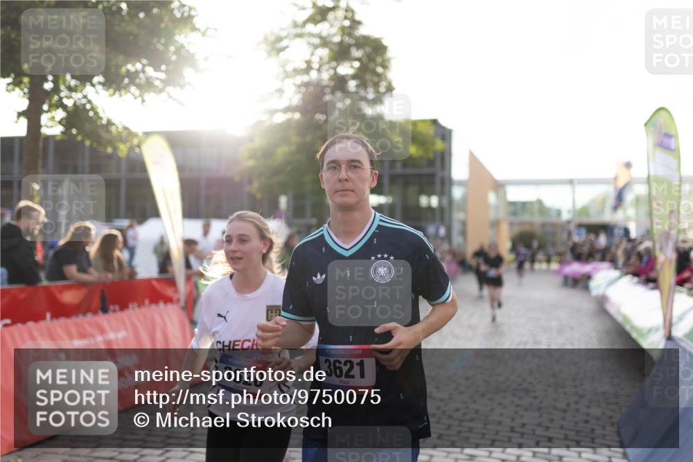 12.06.2026 - Holstenköstenlauf Michael Strokosch http://msf.ph/oto/9750075 12.06.2026 20:04:18 Laufen 3620, 36, 3621 meine-sportfotos.de