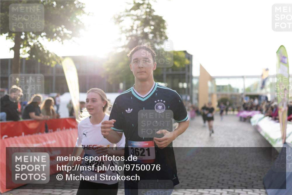 12.06.2026 - Holstenköstenlauf Michael Strokosch http://msf.ph/oto/9750076 12.06.2026 20:04:18 Laufen 3620, 36, 3621 meine-sportfotos.de