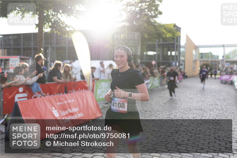 12.06.2026 - Holstenköstenlauf Michael Strokosch http://msf.ph/oto/9750081 12.06.2026 20:04:22 Laufen 4108 meine-sportfotos.de