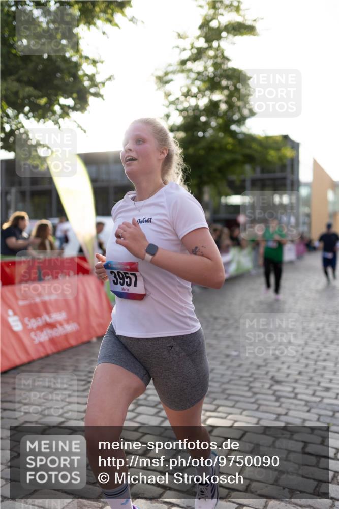 12.06.2026 - Holstenköstenlauf Michael Strokosch http://msf.ph/oto/9750090 12.06.2026 20:04:32 Laufen 3957 meine-sportfotos.de