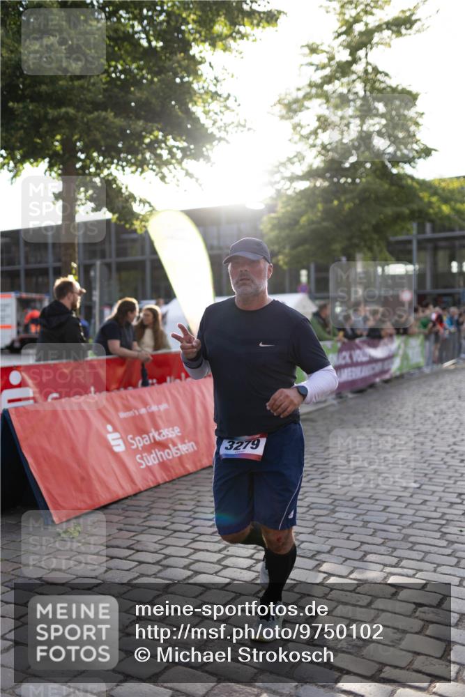 12.06.2026 - Holstenköstenlauf Michael Strokosch http://msf.ph/oto/9750102 12.06.2026 20:04:36 Laufen 3279 meine-sportfotos.de