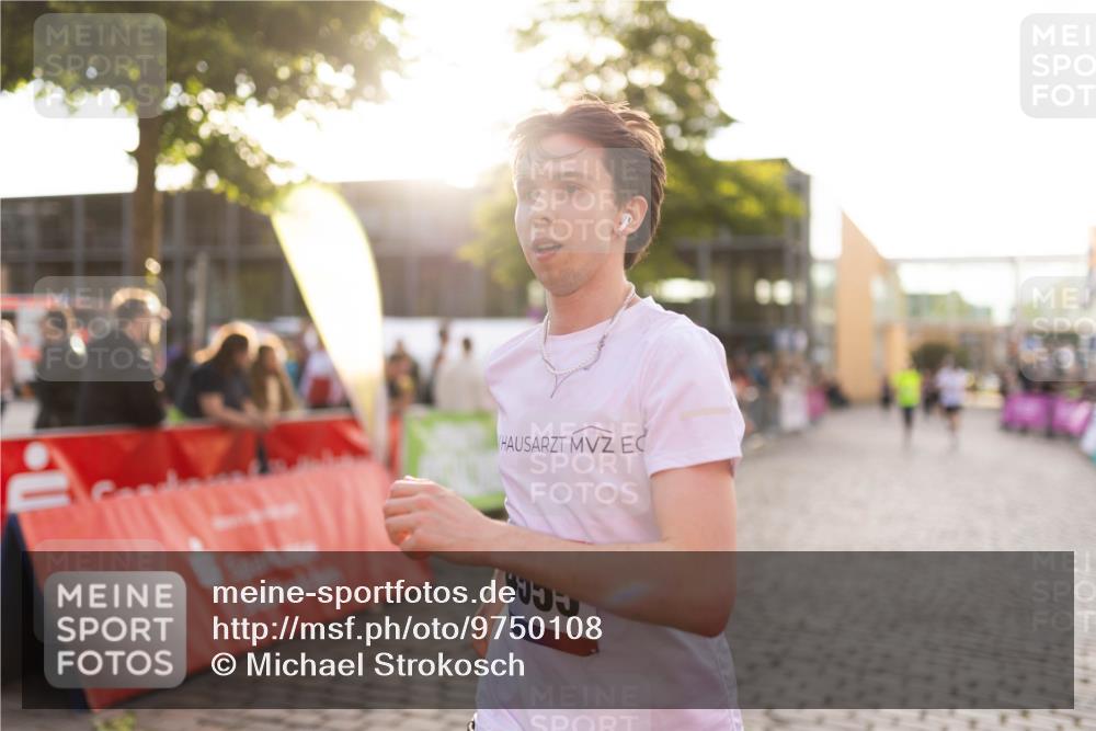 12.06.2026 - Holstenköstenlauf Michael Strokosch http://msf.ph/oto/9750108 12.06.2026 20:04:48 Laufen  meine-sportfotos.de