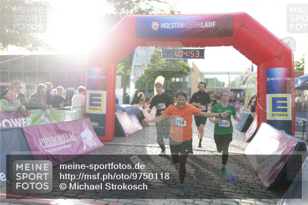12.06.2026 - Holstenköstenlauf Michael Strokosch http://msf.ph/oto/9750118 12.06.2026 20:05:10 Laufen 3837, 1, 04, 53, 3756, 4162 meine-sportfotos.de