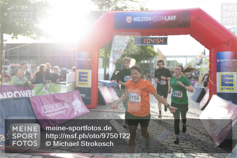 12.06.2026 - Holstenköstenlauf Michael Strokosch http://msf.ph/oto/9750122 12.06.2026 20:05:10 Laufen 1, 04, 54, 3837, 3756, 3357, 4162 meine-sportfotos.de