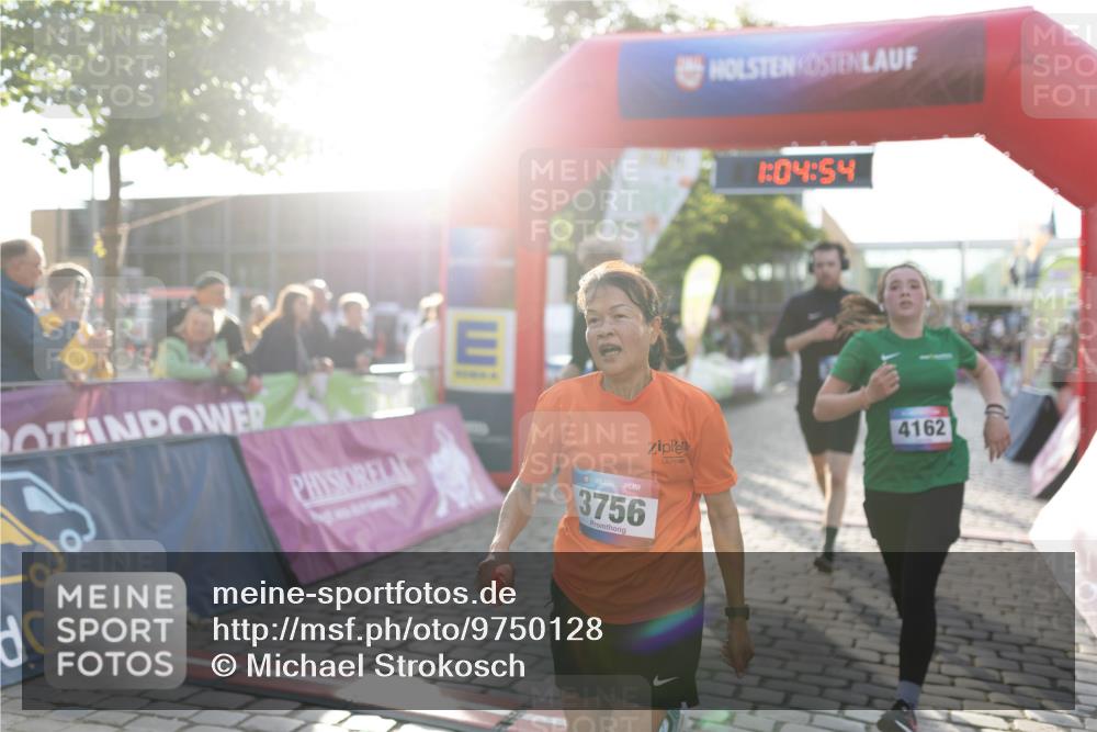 12.06.2026 - Holstenköstenlauf Michael Strokosch http://msf.ph/oto/9750128 12.06.2026 20:05:11 Laufen 3756, 1, 04, 54, 4162 meine-sportfotos.de