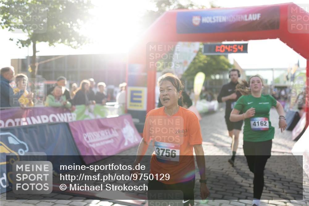 12.06.2026 - Holstenköstenlauf Michael Strokosch http://msf.ph/oto/9750129 12.06.2026 20:05:11 Laufen 36, 3756, 1, 04, 54, 4162 meine-sportfotos.de