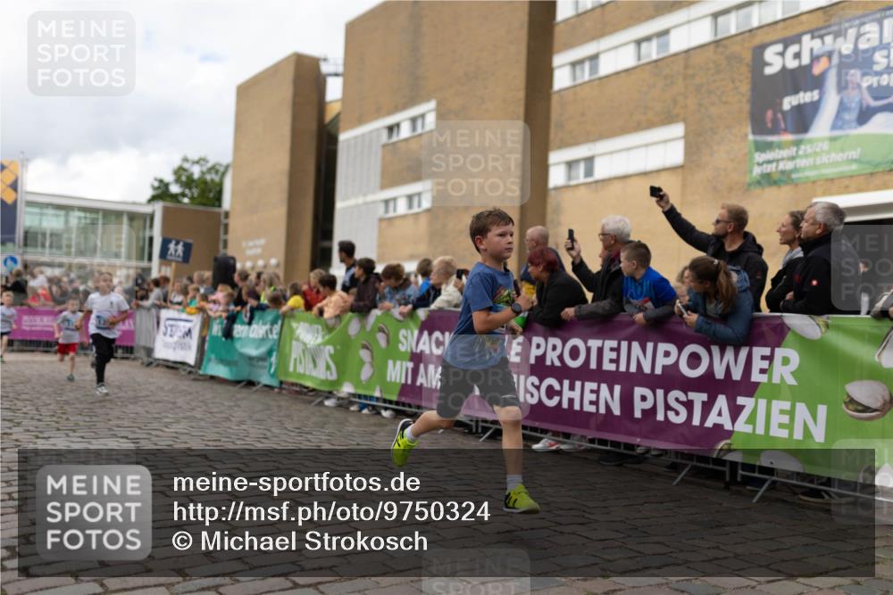 12.06.2026 - Holstenköstenlauf Michael Strokosch http://msf.ph/oto/9750324 12.06.2026 16:06:54 Laufen 25, 26 meine-sportfotos.de
