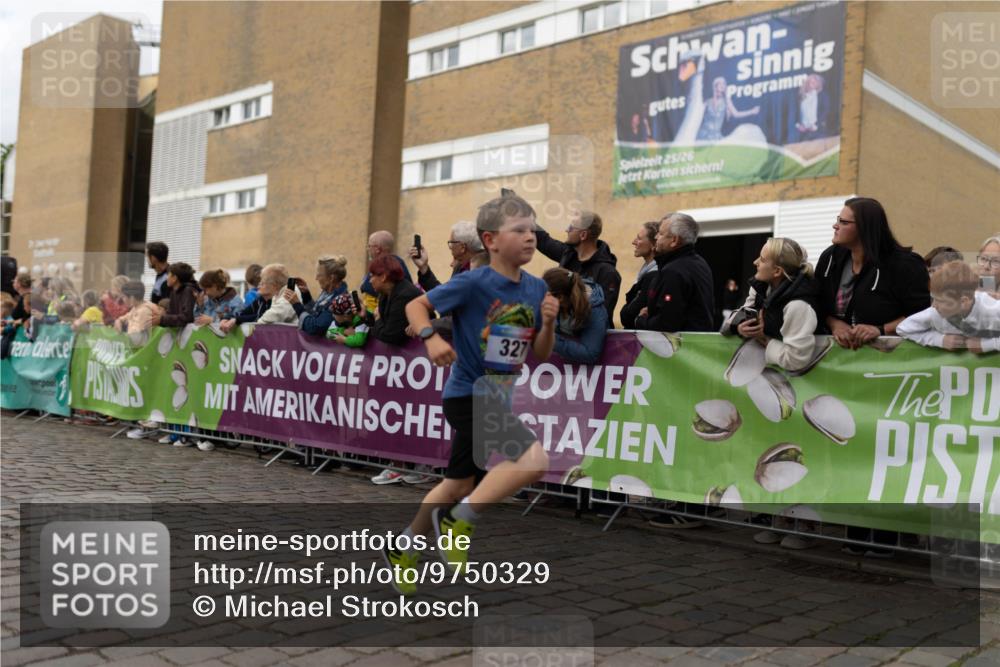 12.06.2026 - Holstenköstenlauf Michael Strokosch http://msf.ph/oto/9750329 12.06.2026 16:06:54 Laufen 25, 26, 327 meine-sportfotos.de