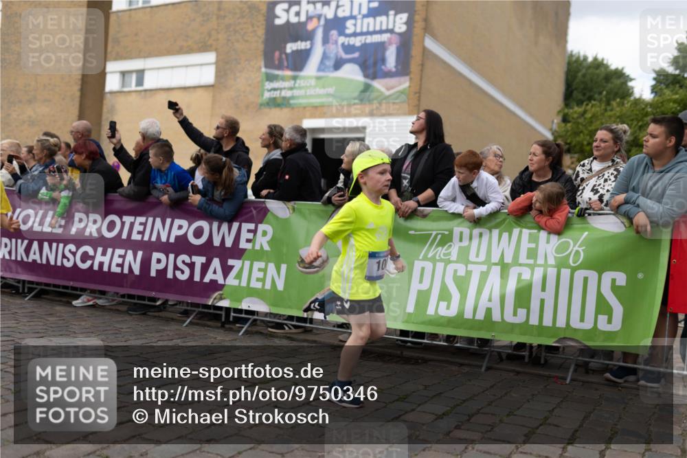 12.06.2026 - Holstenköstenlauf Michael Strokosch http://msf.ph/oto/9750346 12.06.2026 16:07:05 Laufen 25, 26, 10 meine-sportfotos.de