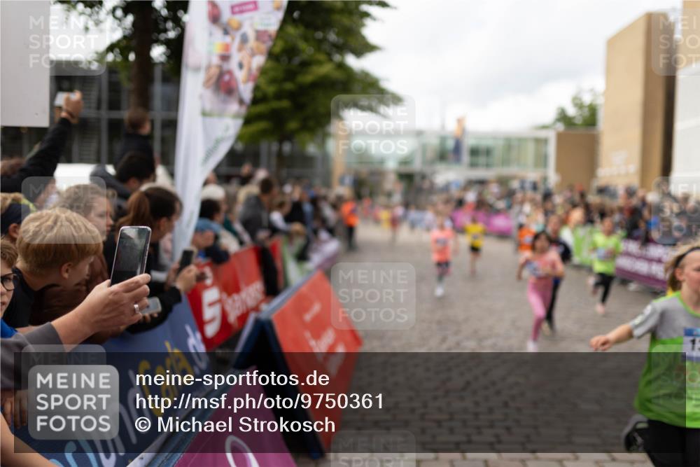 12.06.2026 - Holstenköstenlauf Michael Strokosch http://msf.ph/oto/9750361 12.06.2026 16:07:52 Laufen 13 meine-sportfotos.de