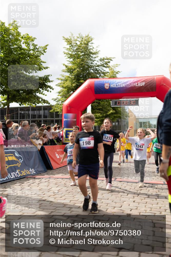 12.06.2026 - Holstenköstenlauf Michael Strokosch http://msf.ph/oto/9750380 12.06.2026 16:08:49 Laufen 0, 08, 30, 122, 198, 1232, 1243, 1544 meine-sportfotos.de