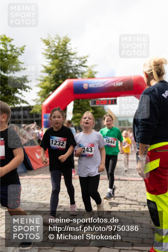12.06.2026 - Holstenköstenlauf Michael Strokosch http://msf.ph/oto/9750386 12.06.2026 16:08:50 Laufen 1232, 243, 1544 meine-sportfotos.de