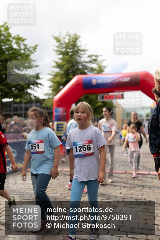 12.06.2026 - Holstenköstenlauf Michael Strokosch http://msf.ph/oto/9750391 12.06.2026 16:08:58 Laufen 551, 36, 1256, 1075, 1256 meine-sportfotos.de
