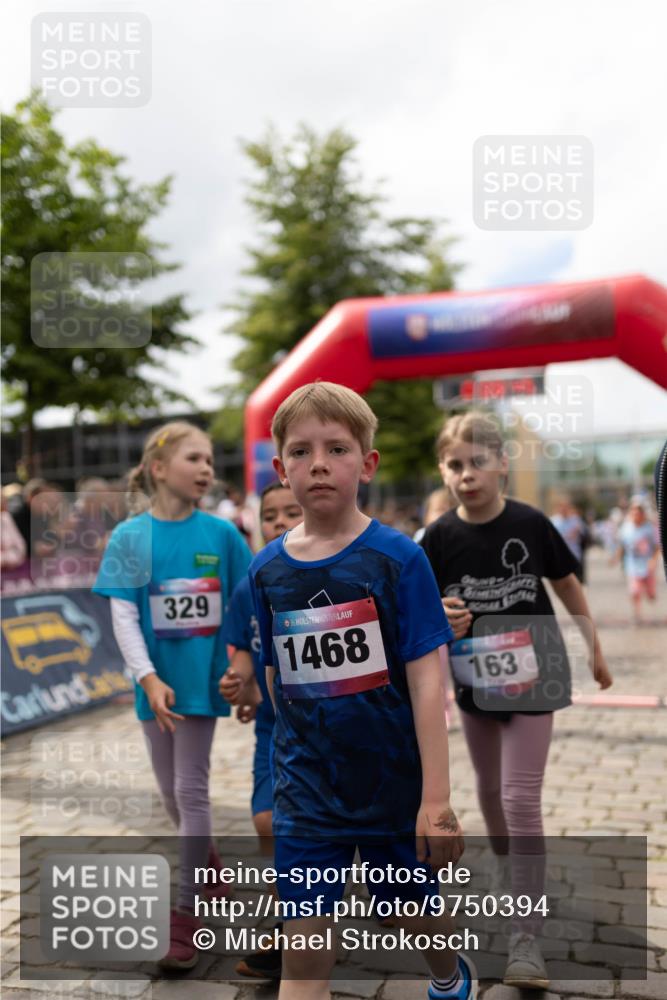 12.06.2026 - Holstenköstenlauf Michael Strokosch http://msf.ph/oto/9750394 12.06.2026 16:09:04 Laufen 329, 36, 1468, 163 meine-sportfotos.de