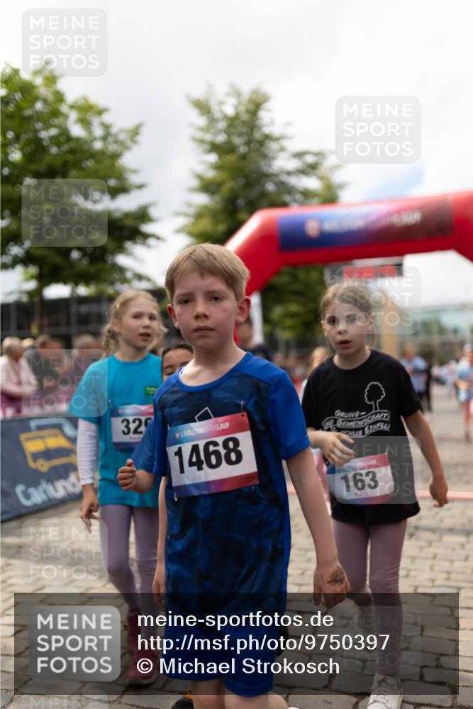 12.06.2026 - Holstenköstenlauf Michael Strokosch http://msf.ph/oto/9750397 12.06.2026 16:09:04 Laufen 32, 1468, 163 meine-sportfotos.de