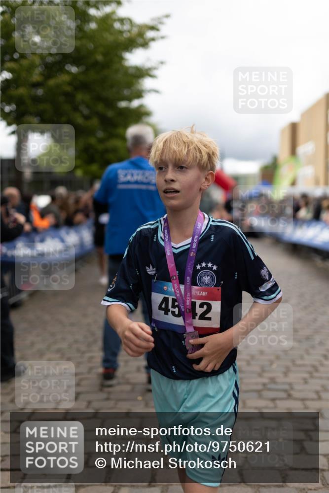 12.06.2026 - Holstenköstenlauf Michael Strokosch http://msf.ph/oto/9750621 12.06.2026 17:54:45 Laufen 36, 36, 45, 42 meine-sportfotos.de