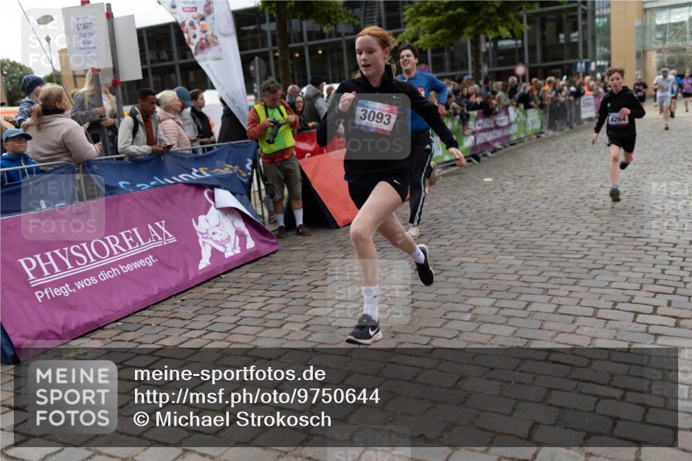 12.06.2026 - Holstenköstenlauf Michael Strokosch http://msf.ph/oto/9750644 12.06.2026 17:55:27 Laufen 19, 00, 10, 3093, 4264 meine-sportfotos.de