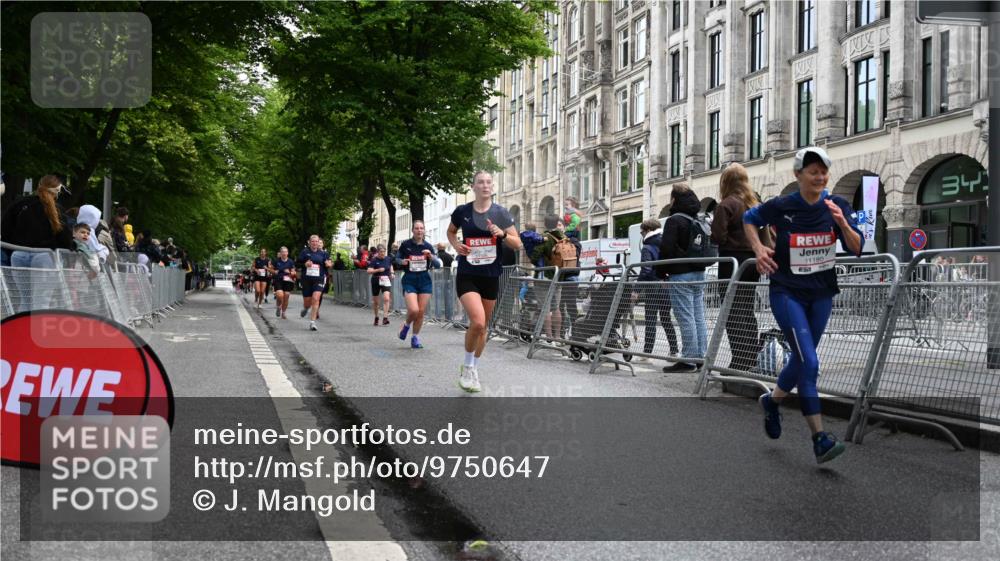 14.06.2026 - REWE Women's Run J. Mangold http://msf.ph/oto/9750647 14.06.2026 10:01:40 Ziel 10177, 10431, 10817, 10860, 11139, 11162, 11180, 11506 meine-sportfotos.de
