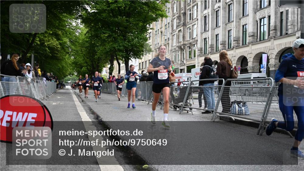 14.06.2026 - REWE Women's Run J. Mangold http://msf.ph/oto/9750649 14.06.2026 10:01:40 Ziel 10177, 10431, 10817, 10860, 11139, 11162, 11180, 11506 meine-sportfotos.de