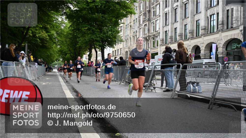 14.06.2026 - REWE Women's Run J. Mangold http://msf.ph/oto/9750650 14.06.2026 10:01:40 Ziel 10177, 10431, 10817, 10860, 11139, 11162, 11180, 11506 meine-sportfotos.de