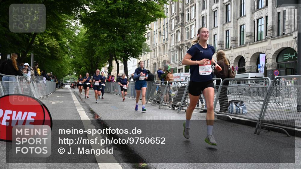 14.06.2026 - REWE Women's Run J. Mangold http://msf.ph/oto/9750652 14.06.2026 10:01:41 Ziel 10177, 10860, 11139, 11162, 11180, 11506, 11511, 11514 meine-sportfotos.de